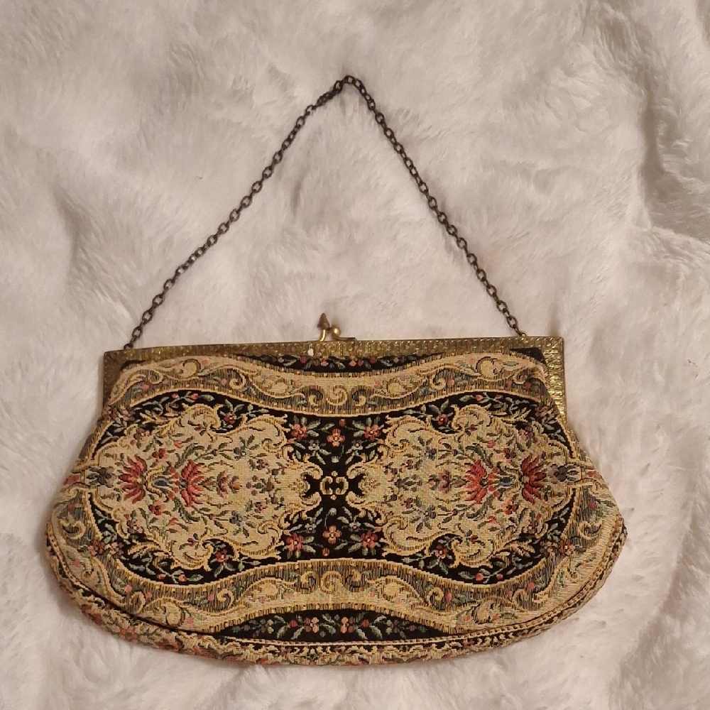 Elegant Vintage Floral Clutch